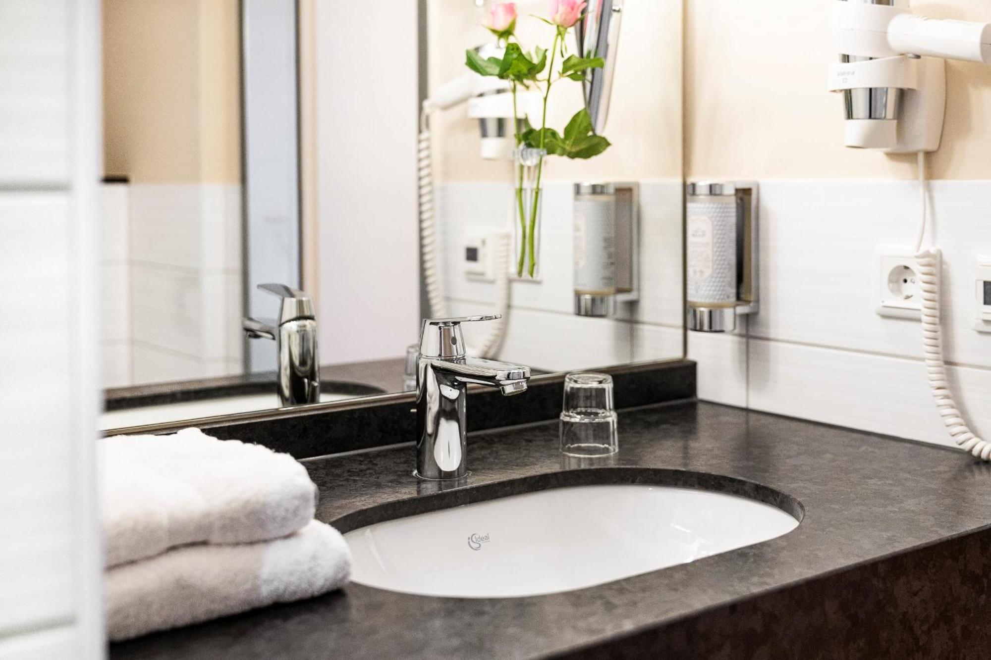 Hotel Speicher Am Ziegelsee ชเวียรีน ภายนอก รูปภาพ